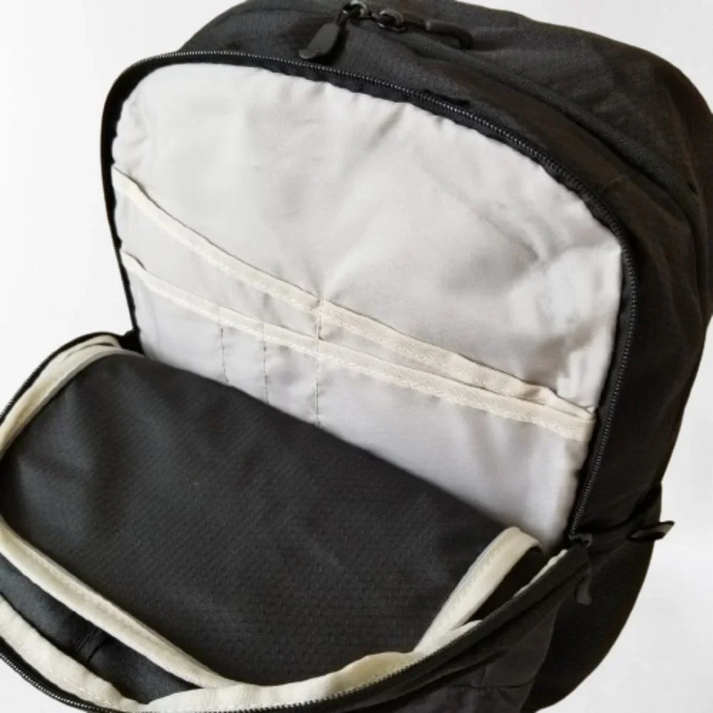 NWT! High Sierra Backpack with Laptop Divider/Bottle Pockets/Padded Back - Picture 4 of 11